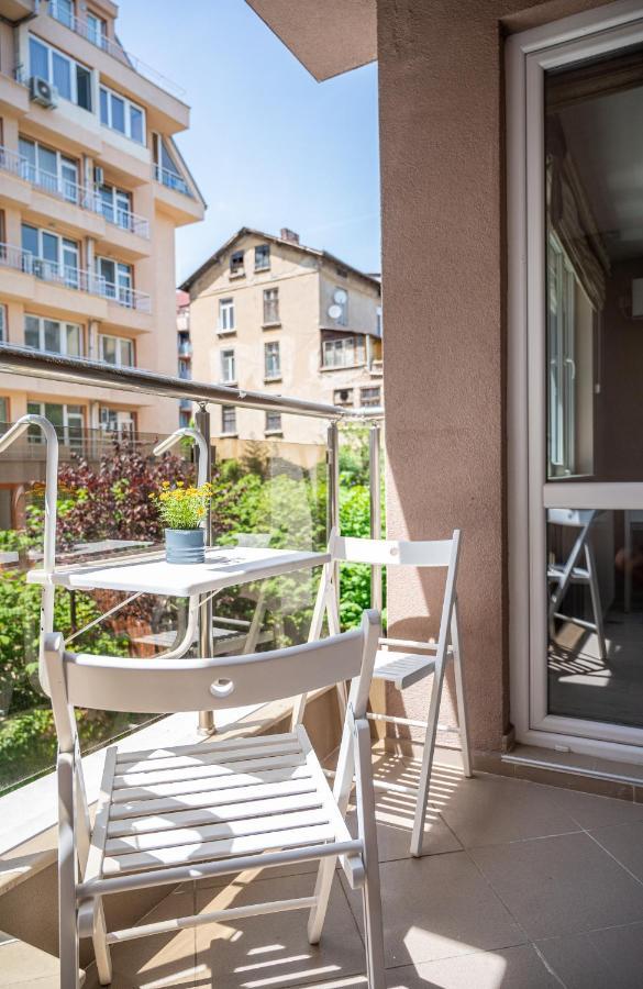 Elegant Spotless Apartment In Sofia Center Екстер'єр фото