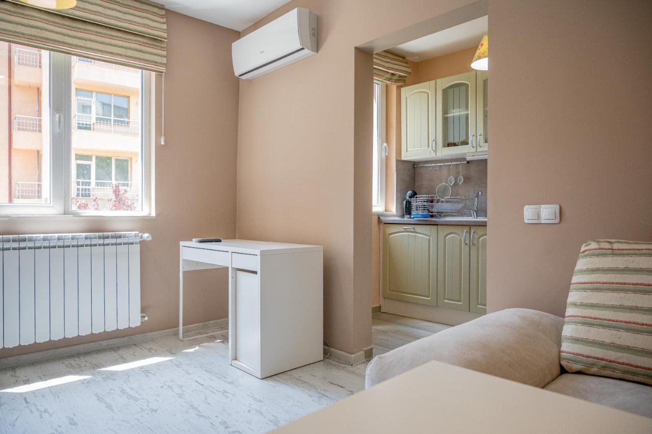 Elegant Spotless Apartment In Sofia Center Екстер'єр фото