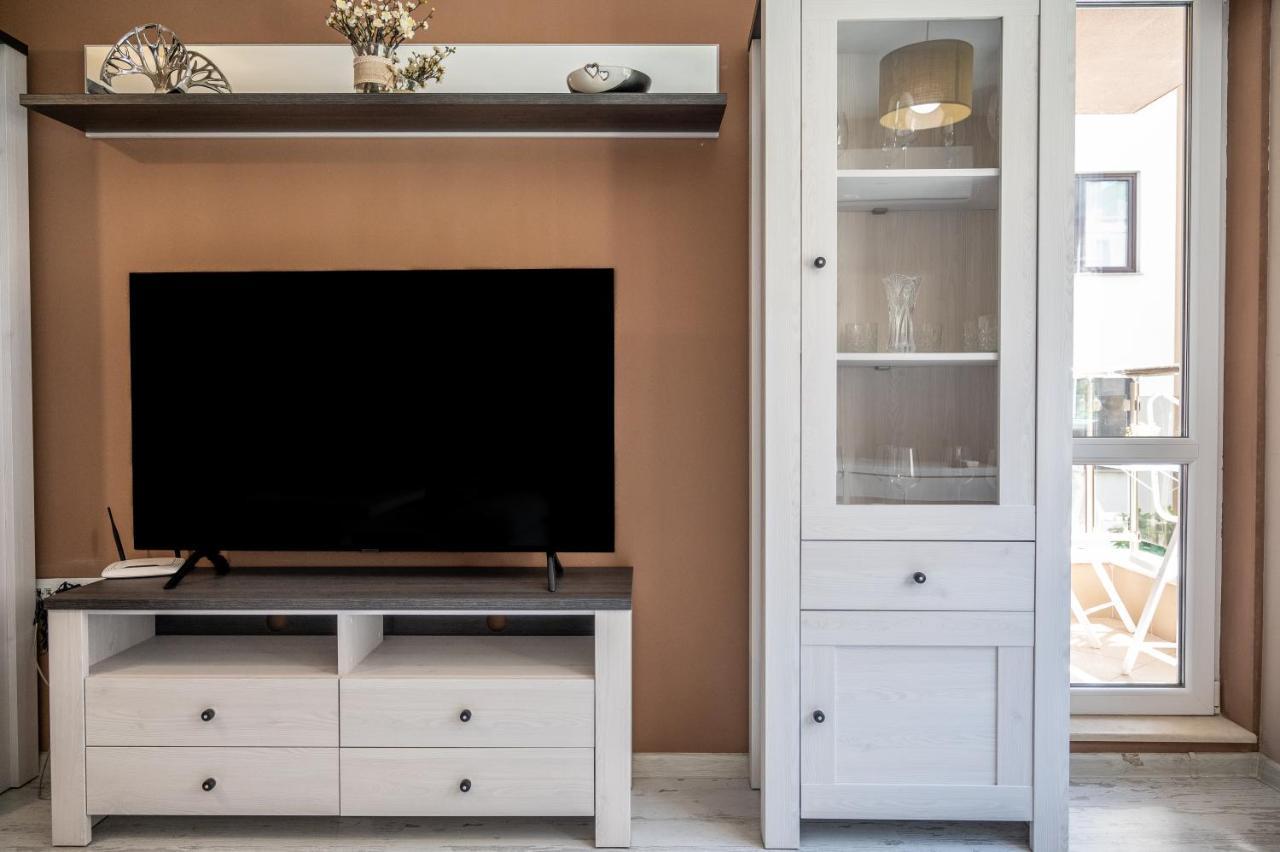 Elegant Spotless Apartment In Sofia Center Екстер'єр фото