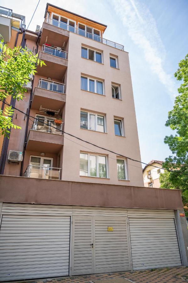 Elegant Spotless Apartment In Sofia Center Екстер'єр фото